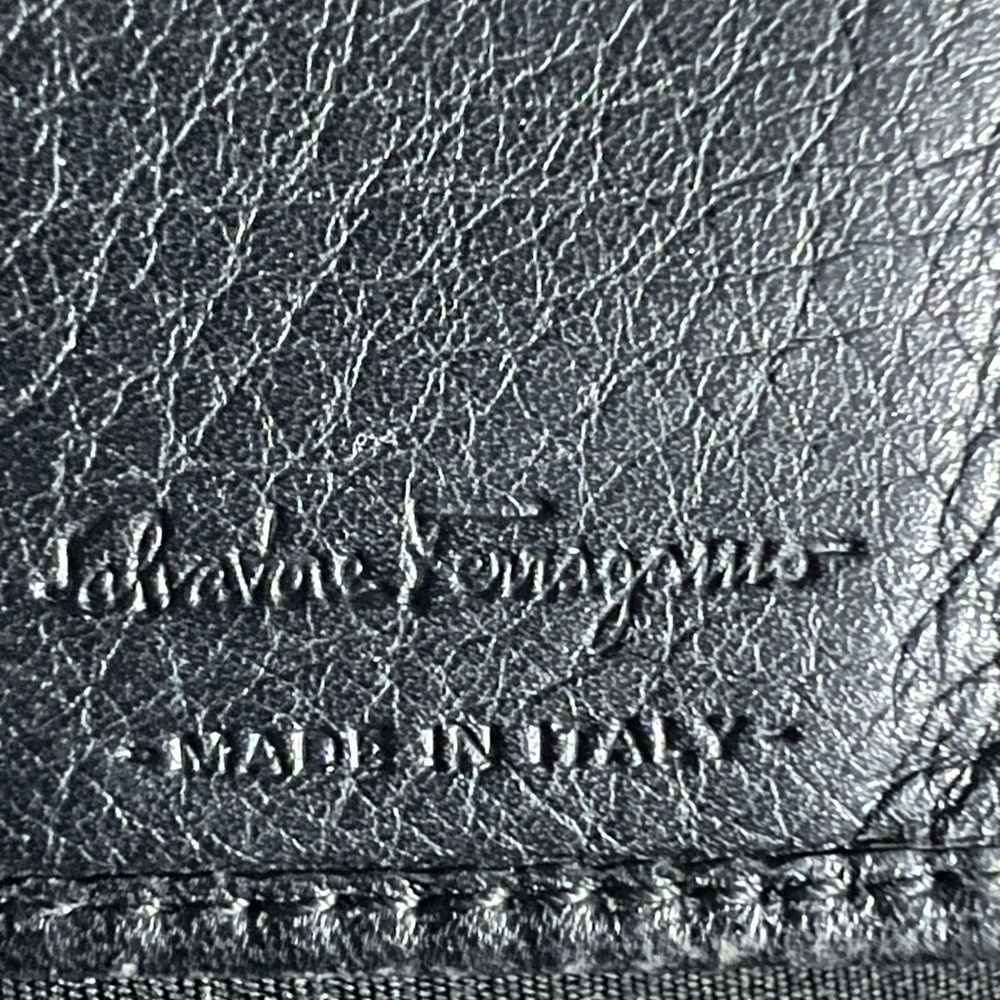 Salvatore Ferragamo Wallet Purse Ganchini Black Woman Authentic
Used - Picture 12 of 12